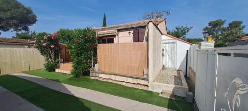 Le Castellet House | Chalet avec jolie chambre et salle de bain