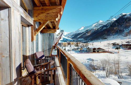 Val-d'Isere Apartment | Chalet avec Piscine Chauffée, Accès Direct aux Pistes et Services de Luxe à Val-d'Isère - FR-1-567-108