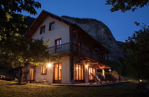 Les Vigneaux Ski Chalet | Chalet Avec Vues a 360 Degree sur les Montagnes Environnantes