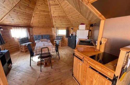 Chazemais Ski Chalet | Chalet confortable avec piscine partagée à Chazemais