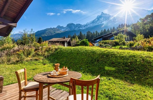 Les Bossons Apartment | Chalet des Cristaux cosy alpine style for 5 - Happy Rentals