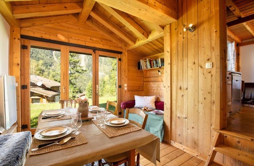 Les Bossons Apartment | Chalet des Cristaux cosy alpine style for 5 - Happy Rentals