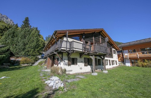 Montroc Apartment | Chalet Du Croz1 Mont Blanc View | 4 En-suites | Sleeps 8, Le Tour (Argentière), France