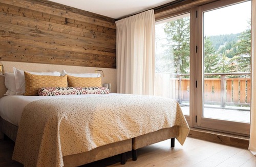 Meribel Centre Ski Chalet | Chalet Elegie - LMRB-14 | Luxury Meribel Chalet