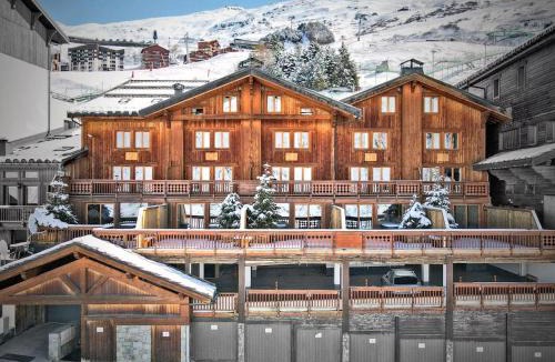 Les Bruyeres Apartment | Chalet familial 12 pers avec jacuzzi et ski-in/ski-out - FR-1-613B-40