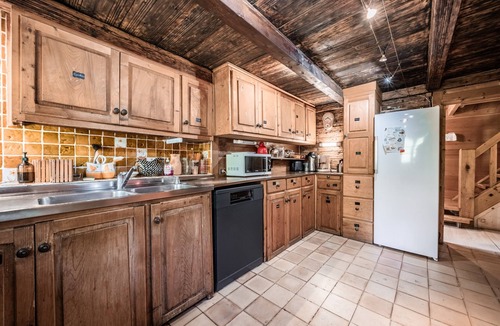 Abondance Ski Chalet | Chalet 'Familial Chaleureux' with Mountain View, Shared Terrace and Wi-Fi