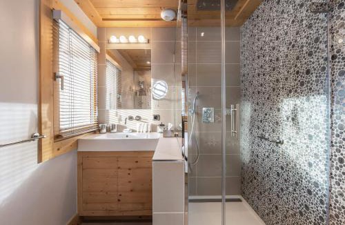Meribel Ski Chalet | Chalet familial rénové avec sauna près des pistes - FR-1-565-10