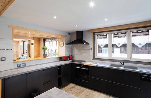 La Chapelle-d'Abondance Ski Chalet | Chalet Entirely Renovated - 4 Bedrooms - Large terrace, private parking