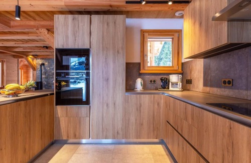 La Chapelle-d'Abondance Ski Chalet | Chalet, balcony, fireplace or stove, parking, tv, 180m², La Chapelle d'Abondance
