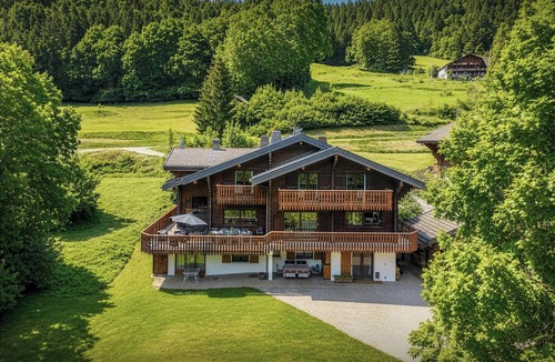 La Chapelle-d'Abondance Ski Chalet | Chalet Chavanette - spacious holiday home for 12 with spa - OVO Network