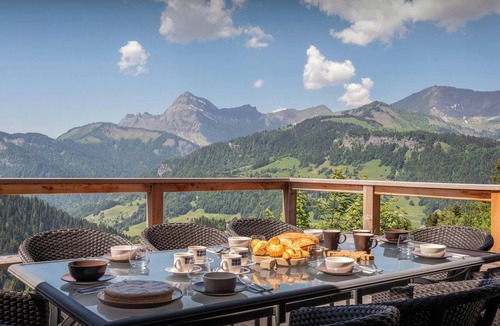 Notre-Dame-de-Bellecombe Ski Chalet | Chalet Panorea - Enjoy views of the Aravis mountains - OVO Network