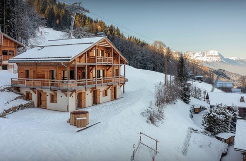 Saint-Nicolas-de-Veroce Ski Chalet | Chalet Piccolo - ski holiday with spa (max 10 adults) - OVO Network