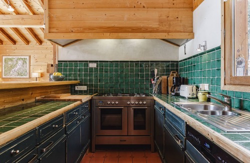 Montroc Ski Chalet | Chalet Guapa, mountain escape with hot tub
