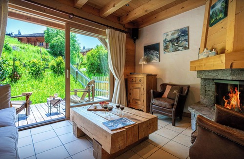 Le Grand-Bornand Ski Chalet | Chalet L'Ours Blanc - ski-in ski-out base for 8, open fire - OVO Network