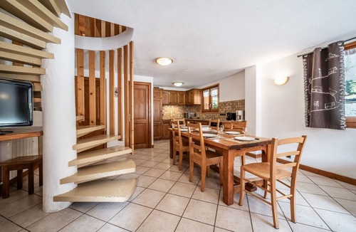 Montriond House | Chalet La Grangerie: Mountain Charm, Nature & Hiking – 7 Guests