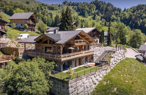 La Giettaz Ski Chalet | Chalet La Veya - Spacious chalet with incredible views - OVO Network