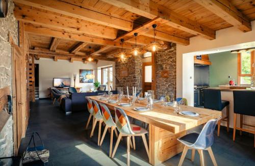 Les Clefs Ski Chalet | Chalet Ladroit - OVO Network