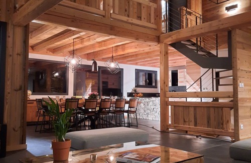 Vaujany Ski Chalet | Chalet Léonie 5* of 200m² for a dream stay.