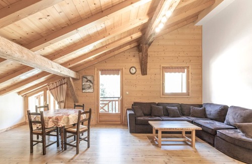 Sixt-Fer-a-Cheval Ski Chalet | Chalet 'Les Laouchets - 8 Pers' with Mountain View, Balcony and Wi-Fi