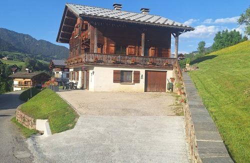 Flumet Apartment | Chalet "Les Rodhos" 150m from the FLUMET-Espace Diamant slopes