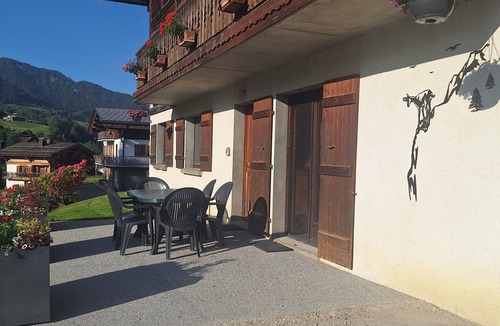 Flumet Apartment | Chalet "Les Rodhos" 150m from the FLUMET-Espace Diamant slopes