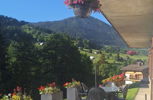 Flumet Apartment | Chalet "Les Rodhos" 150m from the FLUMET-Espace Diamant slopes