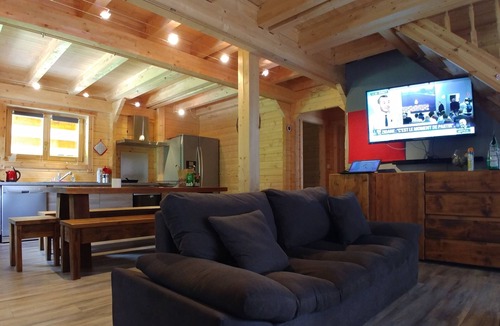 Venosc Ski Chalet | CHALET MELGUEIL "JACUZZI OFFERT" LES 2 ALPES VENOSC VILLAGE 3*/10 pers ski wifi