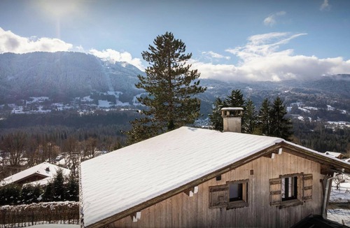 Samoens Ski Chalet | Chalet Mushy - Stay for 10 with a terrace and garden - OVO Network