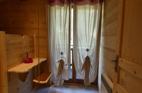 Thones Ski Chalet | Chalet near Lake Annecy beach wifi jacuzzi private parking pets welcome