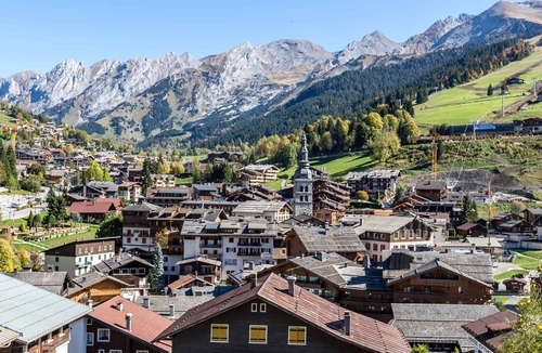 La Clusaz Ski Chalet | Chalet near slopes, fireplace, pets allowed, garage, WIFI