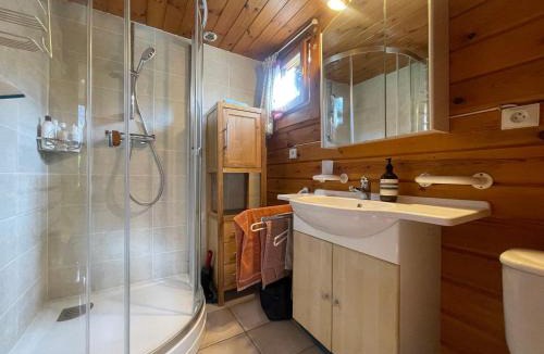 Sixt-Fer-a-Cheval Ski Chalet | Chalet paisible avec cheminée et animaux acceptés près des pistes - FR-1-624-176