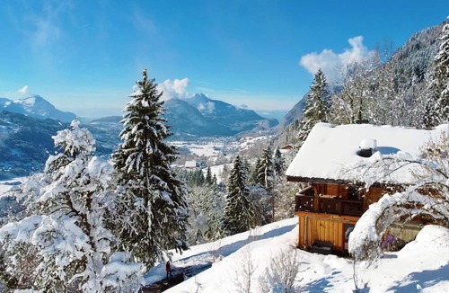 Verchaix Ski Chalet | Chalet 'Plein Sud 1000' with Mountain View, Private Terrace and Private Garden