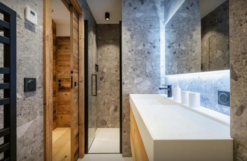 Pralognan-la-Vanoise Ski Chalet | Chalet Rongbuk - OVO Network