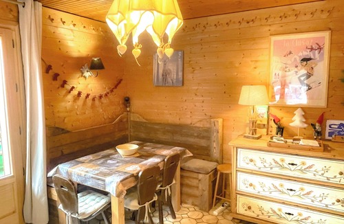 La Clusaz Apartment | Chalet-style apartment—3 rooms, 2 bedrooms, ground floor, small garden, parking—3 minutes from the base of the slopes, near the center