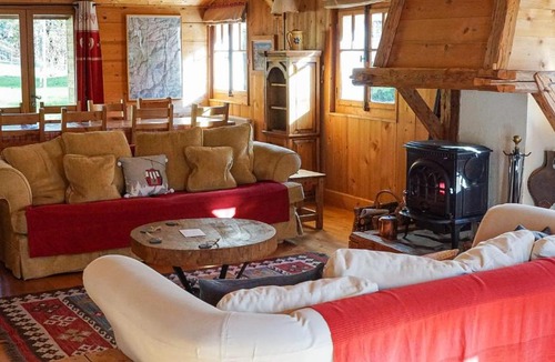Sixt-Fer-a-Cheval Ski Chalet | Chalet sur les hauteurs plein sud jaccuzzi jardin