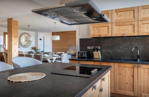Combloux Ski Chalet | Chalet Tansoo - Mountain view and shared spa in Combloux - OVO Network