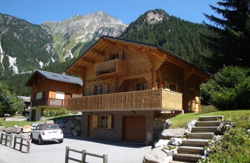 Pralognan-la-Vanoise Ski Chalet | Chalet, terrace, fireplace or stove, parking, tv, 120m², Pralognan-la-Vanoise