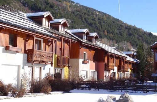 La Salle-les-Alpes Ski Chalet | Chalet, terrace, parking, tv, 45m², Serre Chevalier