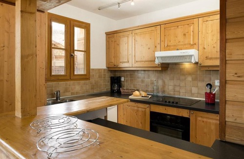 Bergers Ski Chalet | Chalet, terrace, balcony, fireplace or stove, parking, tv, 120-130m², Alpe d'Huez
