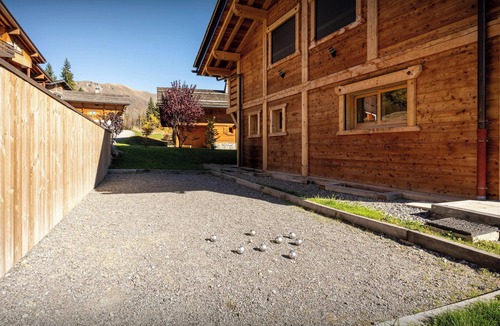 Le Chinaillon Ski Chalet | Chalet Trusquin - Mountain retreat spa and games room - OVO Network