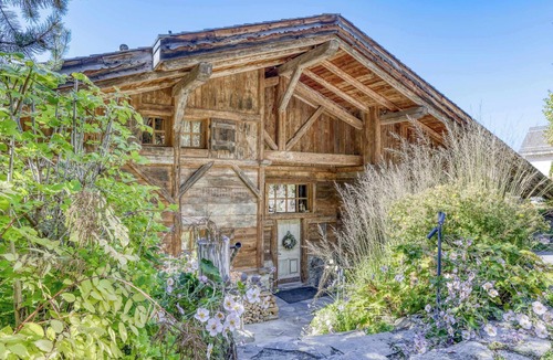 Demi-Quartier Ski Chalet | Chalet Wolgan Summary