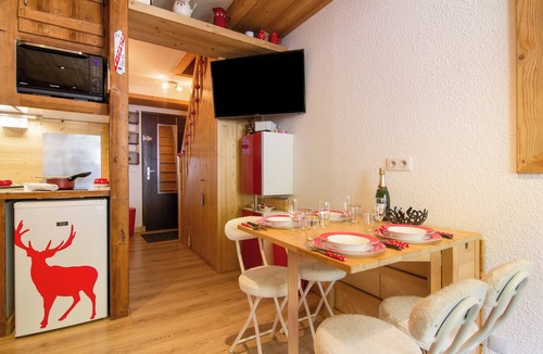 Chamonix City Centre Apartment | Cham Sud La Mondeuse Cosy Duplex Mountain style for 4, Chamonix, France
