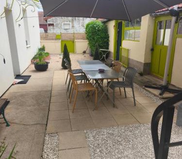 Sancoins House | Chambre agréable au fond du jardin
