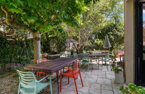 Le Brusc Bed & Breakfast | Chambre D'hôtes Les Toits Du Gaou