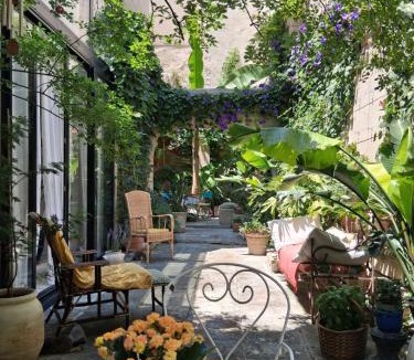 Beaucaire Bed & Breakfast | Chambre d'hôte Maison Magda