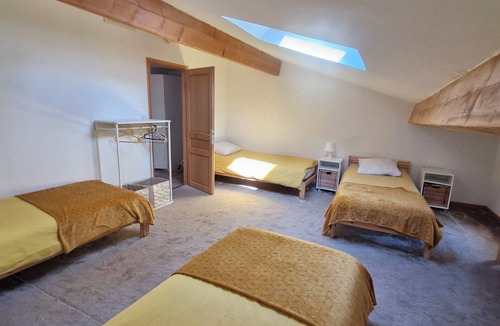 Montfrin Bed & Breakfast | Chambre d'hôtes N6 at Relais de Bellemaison