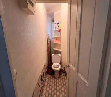 Secteur 1 House | Chambre dans un appartement à 2 minutes à pied de la gare et GEM