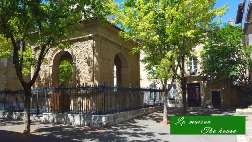 Valence Bed & Breakfast | Chambre de charme au coeur du vieux Valence -Confort & Calme