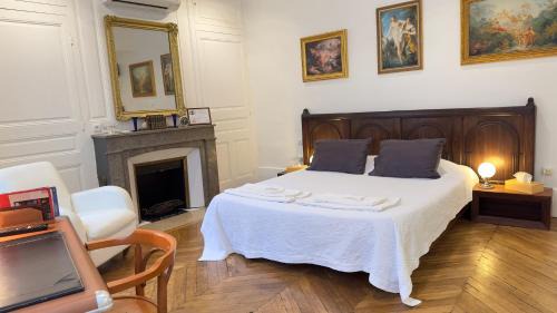 Valence Bed & Breakfast | Chambre de charme au coeur du vieux Valence -Confort & Calme