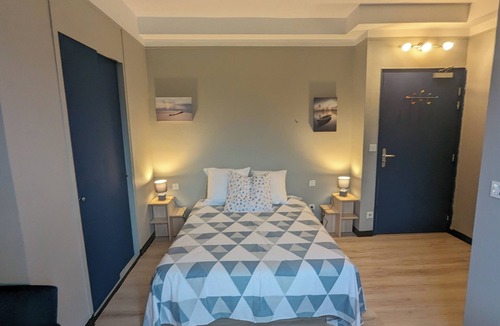 Lully Apartment | Chambre Indépendante Avec Cabine de Douche